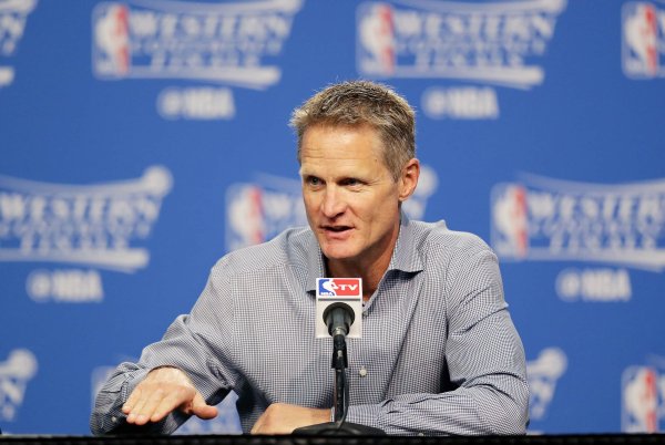 创达盈 科尔：能与库里搭档真是三生有幸，若没有他我就是个普通教练